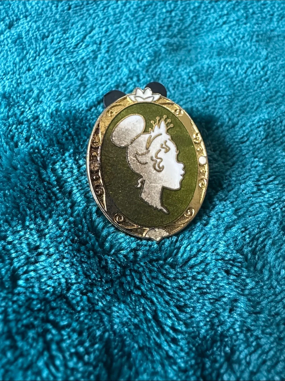 Disney Gold-Tone White & Green Princess Tiana Cameo Brooch Pin